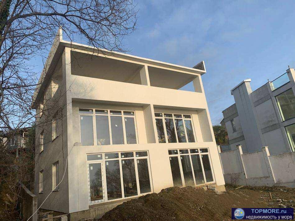 Продается 3-этажный дом в Вардане, общая площадь всех помещений - 360 кв. м. площадь участка - 6 соток земли.Вода,...