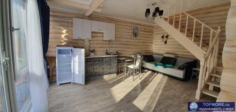 Красивый деревянный эко дом в 100м от моря. 2 комнаты для 6 чел., оборудованная кухня.  Двор общий. Есть мангальная... - 3