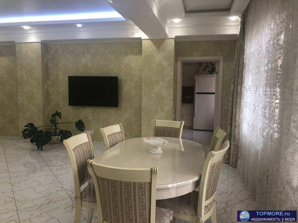 Просторная 3-комнатная квартира с шикарным ремонтом в новом доме бизнес-класса в Дагомысе. Коммуникации центральные,... - 2