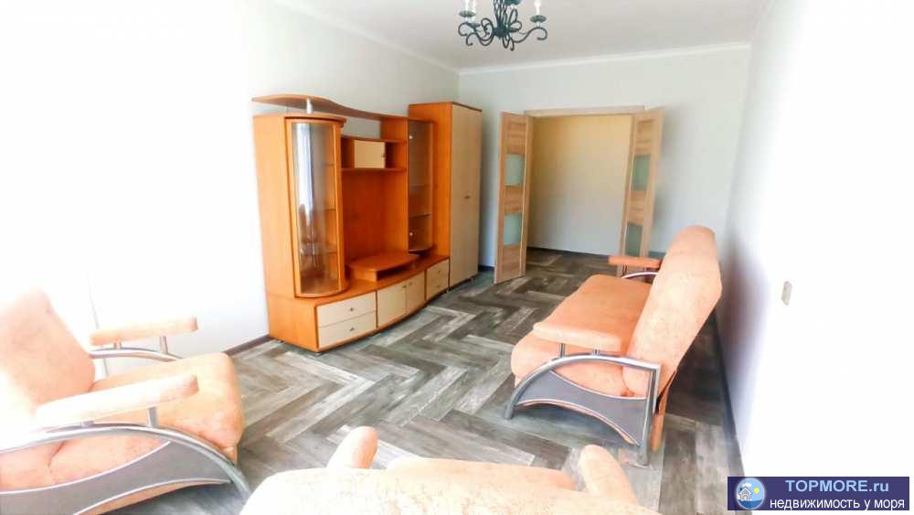Сдам уютную трехкомнатную квартиру в Симферополе, в районе с развитой инфраструктурой на ул. Ломоносова д3....