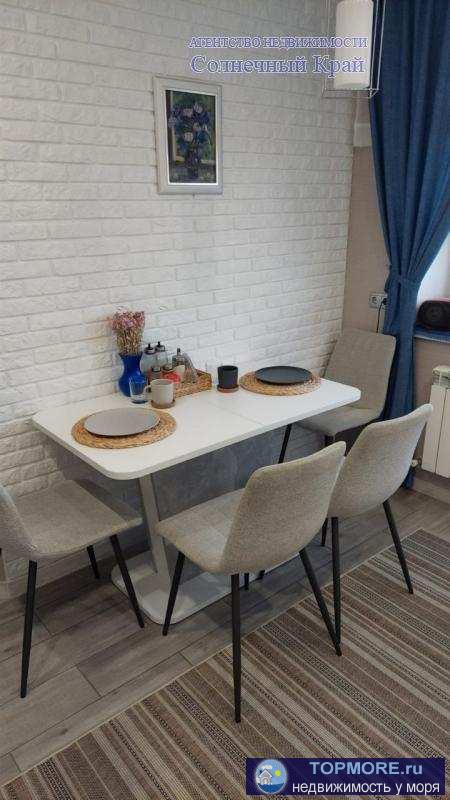Продаётся 2-х комнатная квартира в Анапе. 64 кв.м. Солнечная и светлая, очень тёплая, так как дом из кирпича....