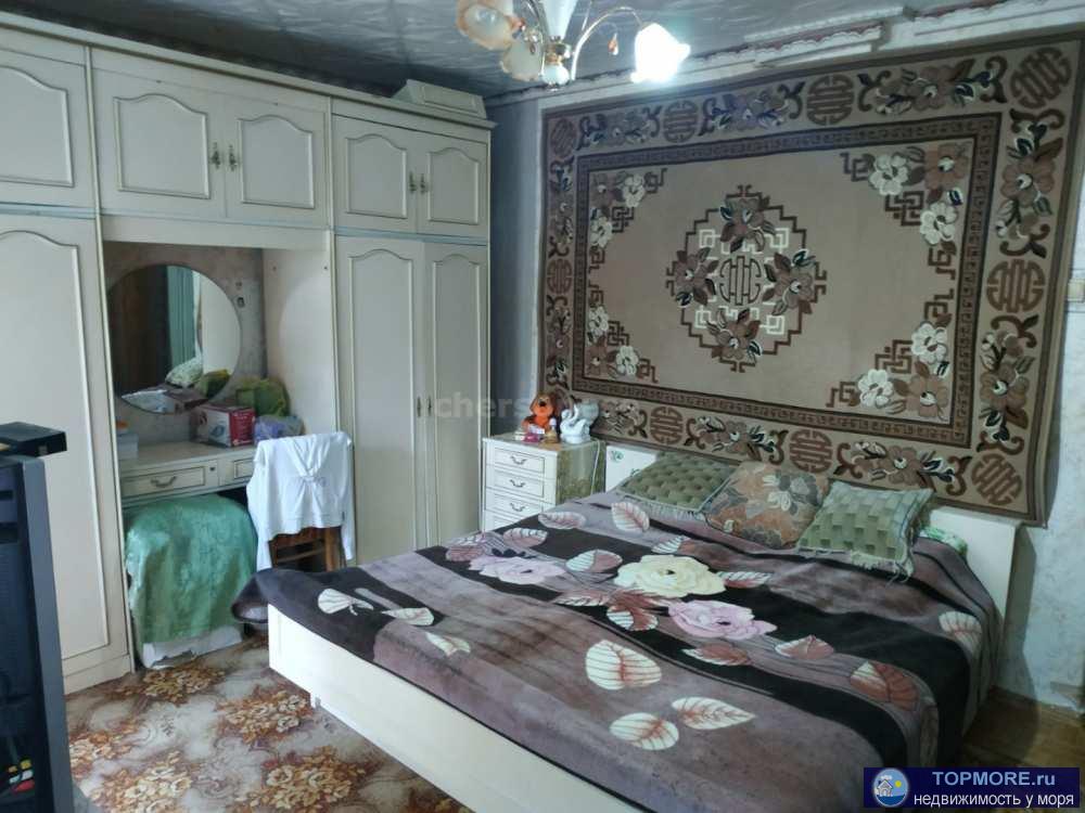  Продается дом в п. Советском Республики Крым, в тихом живописном месте с хорошими подъездными путями и развитой... - 2