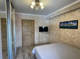 Сдается крупногабаритная 2- х комнатная квартира в Нахимовском...