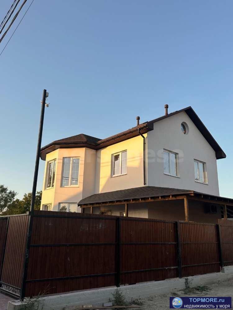 В прямой продаже шикарный дом.  Дом 143 м² на участке 6 сотки, двухэтажный. Расположен в г. Севастополь, Гагаринский...