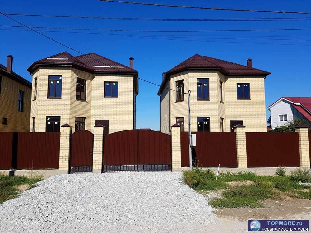 В станице Анапской продается кирпичный дом 130 кв.м. расположенный на 4,5 сотках земли. Дом 2018 года. Удобные...