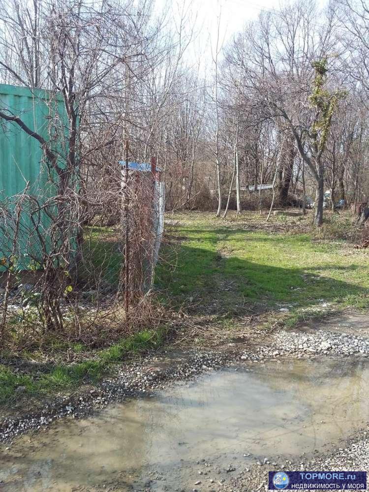 Продается земельный участок 12 соток в поселке Вишневка Лазаревского района. Участок ровный, можно купить 6 соток...