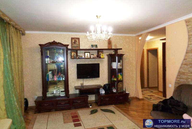 Продается просторная и уютная 3 комнатная квартира с ремонтом и мебелью в Киевском районе,рядом с автовокзалом .... - 2