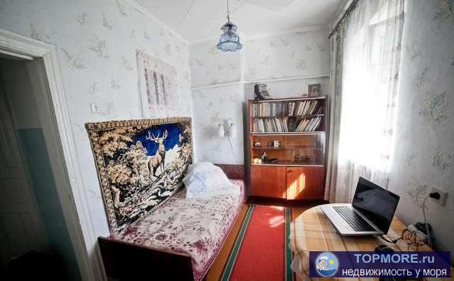 3 комнатная квартира двухуровневая квартира (1 и 2 этаж в 2-х этажном шести квартирном доме) в п. Кировское. 1...