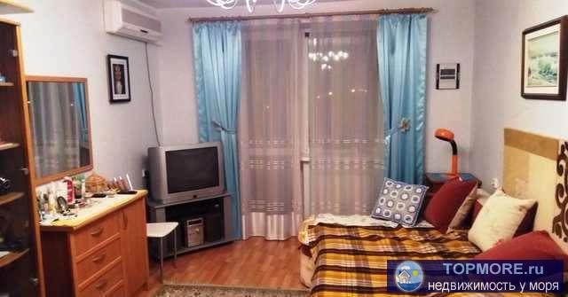 Продается 1 ком. квартира 45 кв.м. в г. Феодосия, ул. Чкалова.  Хорошая мебель и бытовая техника, кондиционер...