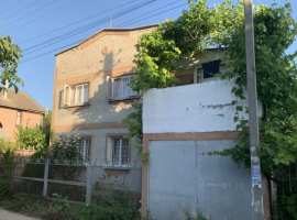 Продается двух этажная дача в поселке Орловка у самого синего...