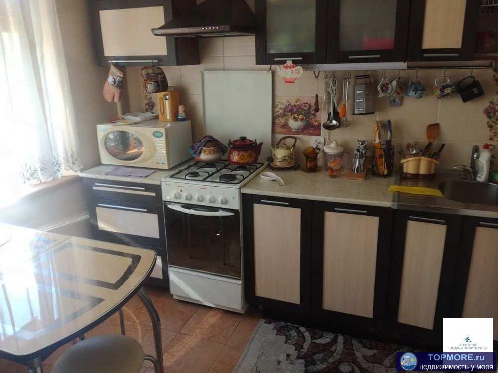 Продаю квартиру в историческом центре города Сочи. Рядом с домом самая лучшая в городе Гимназия №8, парк Ривьера,...