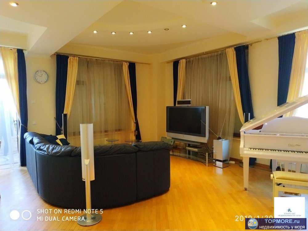 Продается просторная квартира с дизайнерским ремонтом в ЖК 'Волна', планировка включает в себя: спальную комнату,... - 2