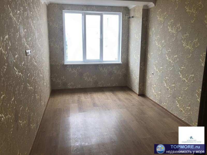 Продается отличная квартира с ремонтом в центре города Сочи, Адлерский район.  Распланирована в три отдельных спальни... - 1