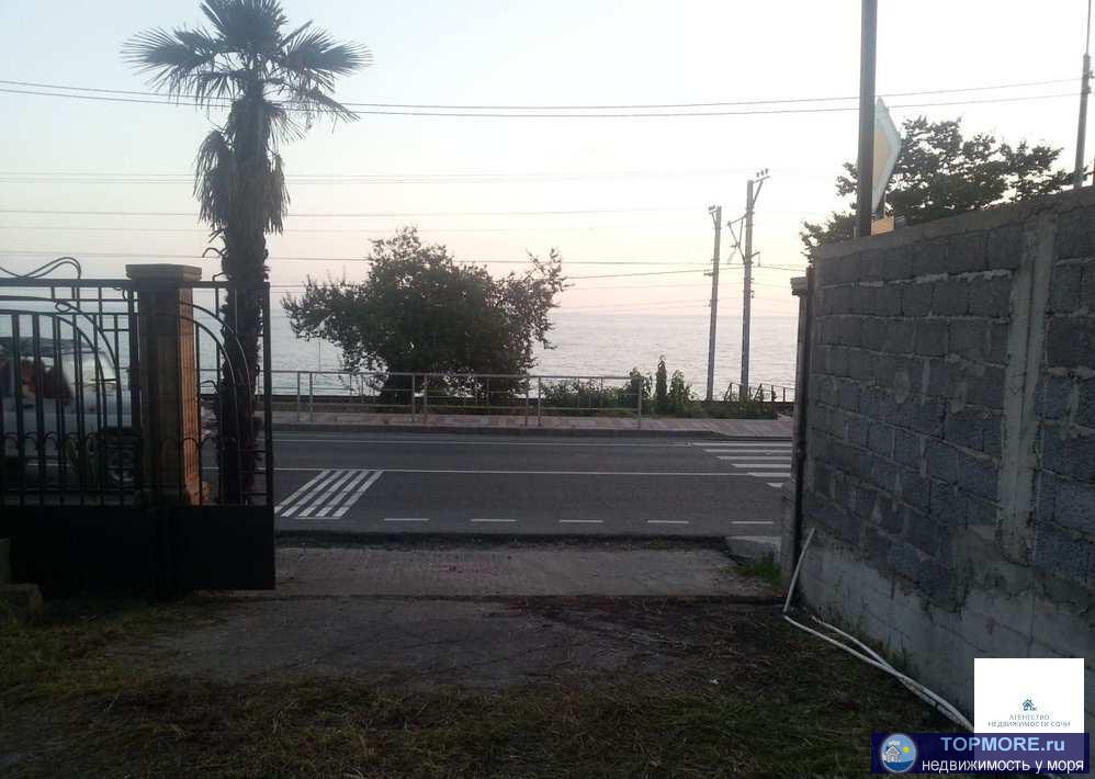 Лоо ул.Декабристов до моря 30м. На участке имеется вода, свет. Документы ИЖС.