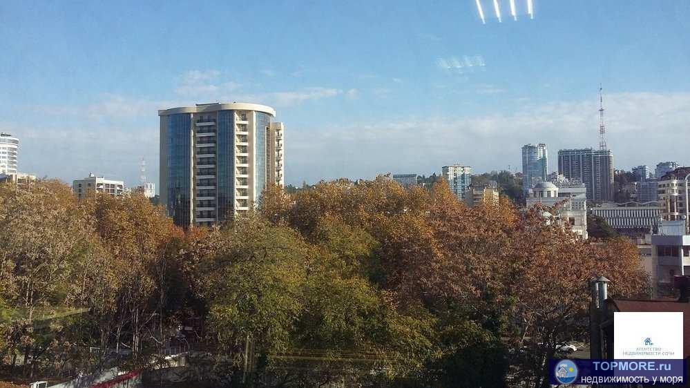 Продаю просторную 1 ком. квартиру с потрясающим видом на горы и город .Новый дом бизнес класса в самом центре...