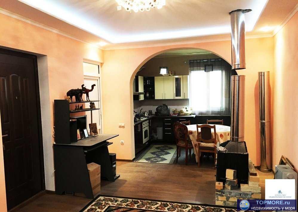 Рядом с Саша и Даша продаю участок 10 соток , домовладение 2 этажа 180м2. Со второго этажа видно море! в доме...