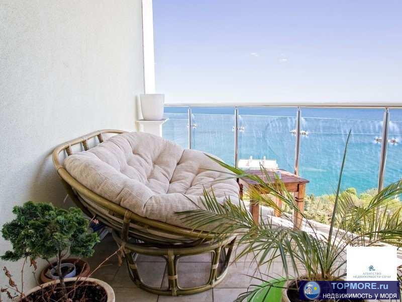 Квартира с великолепным видом на море. Планировка: прихожая, гардеробная, кухня-столовая, гостиная, спальня, ванная...