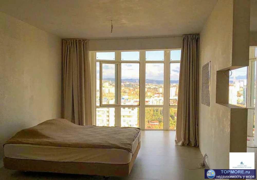 Просторная квартира в жилом комплексе бизнес-класса. Панорамные окна с шикарным видом на центр города, море и горы. В... - 1