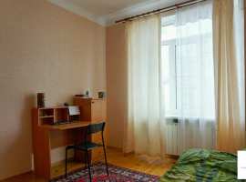 Продам свою квартиру, так как меняю район, квартира светлая,...