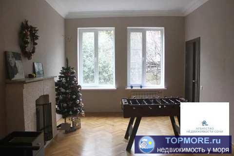 Продаю сталинку с новым ремонтом в центре г. Сочи, рядом с парком 'Ривьера'. Дом трехэтажный, одноподъездный. Рядом 2...