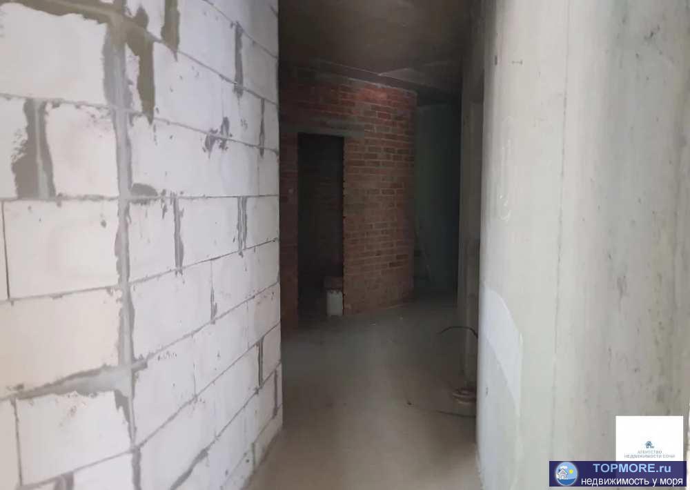 Многоквартирный дом находится в центре города»»» в шаговой доступности автобусная остановка, море, цирк, дендропарк .