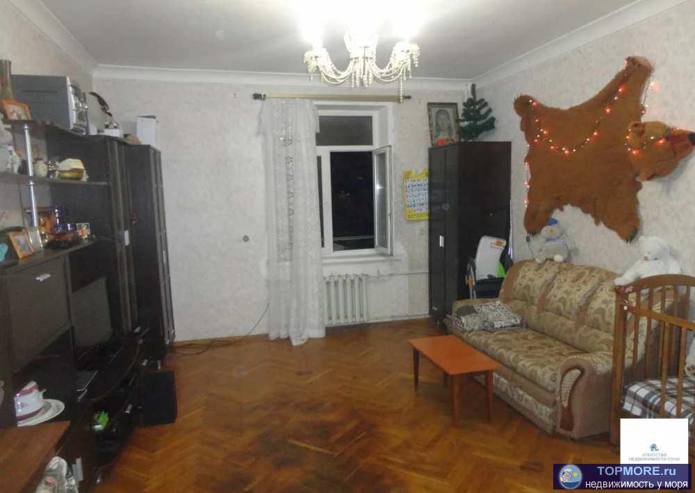 Продается 3 х комнатная квартира по улице Есауленко, 'сталинка', ж/б перекрытия.Уютная, светлая, потолки 3м, паркет и...