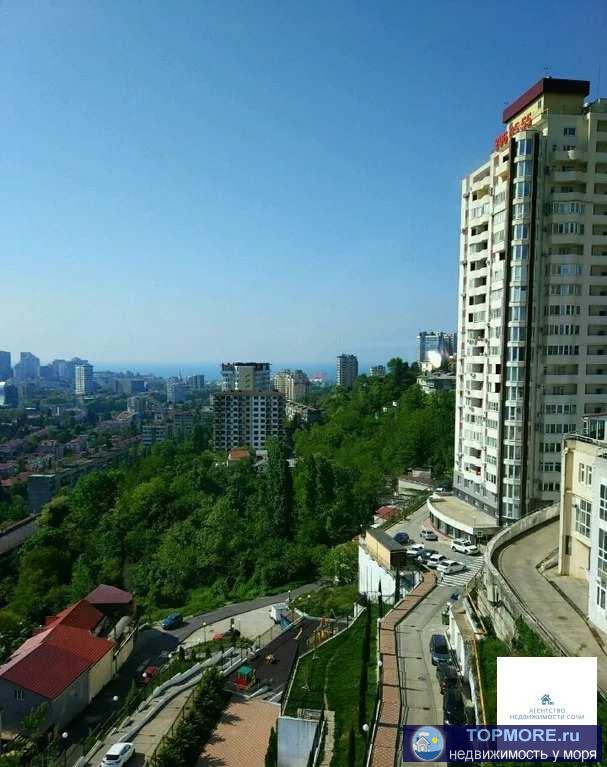 Продается однокомнатная квартира с видом на море и панорамой города в ЖК Сияние Сочи. У комплекса большая огороженная...