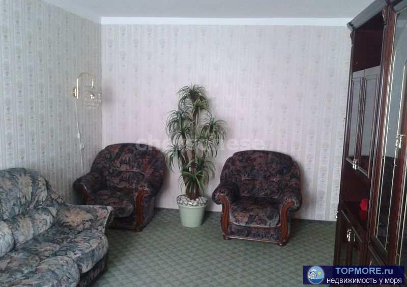 Сдается трехкомнатная квартира  по улице Боориса Михайлова.  Квартира находится в тихом, спальном районе Камышовой...