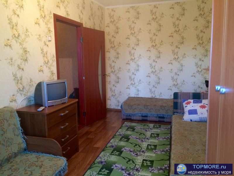 В Феодосии квартира 1 комнатная посуточно у Черного моря. Море, пляж, набережная в 4 минутах пешком от квартиры....