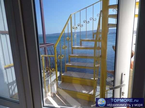 1-комнатная квартира в Феодосии выходом и видом на море, пляж 10 - 20 метрах. 2-й этаж 3-х этажного строения.... - 1