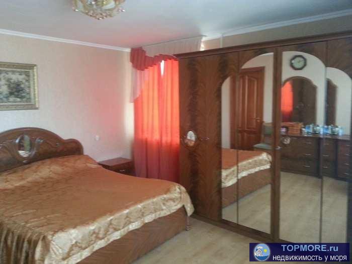 Продажа / Квартиры, Севастополь, Пожарова улица, 38 000 р. Сдаётся на длительный срок квартира в центре, на ул. Пожарова. 1-ый высокий этаж 5-ти этажного дома из инкерманского...