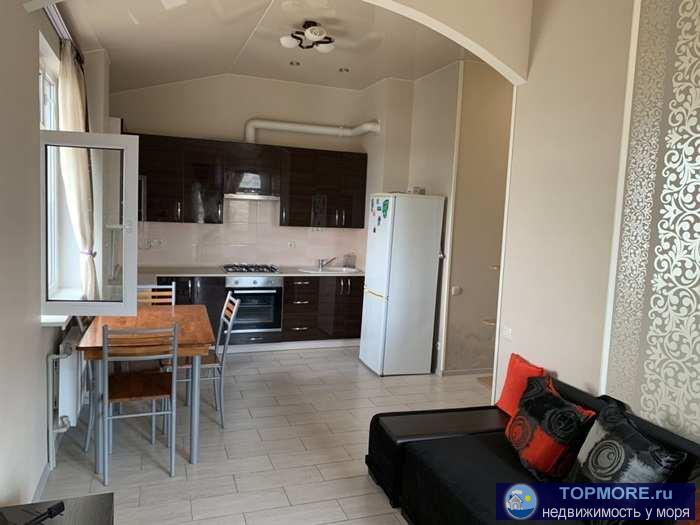 Сдается отличная большая однушка на парковой. Большая двухспальная кровать отделена от основной комнаты, кухня...