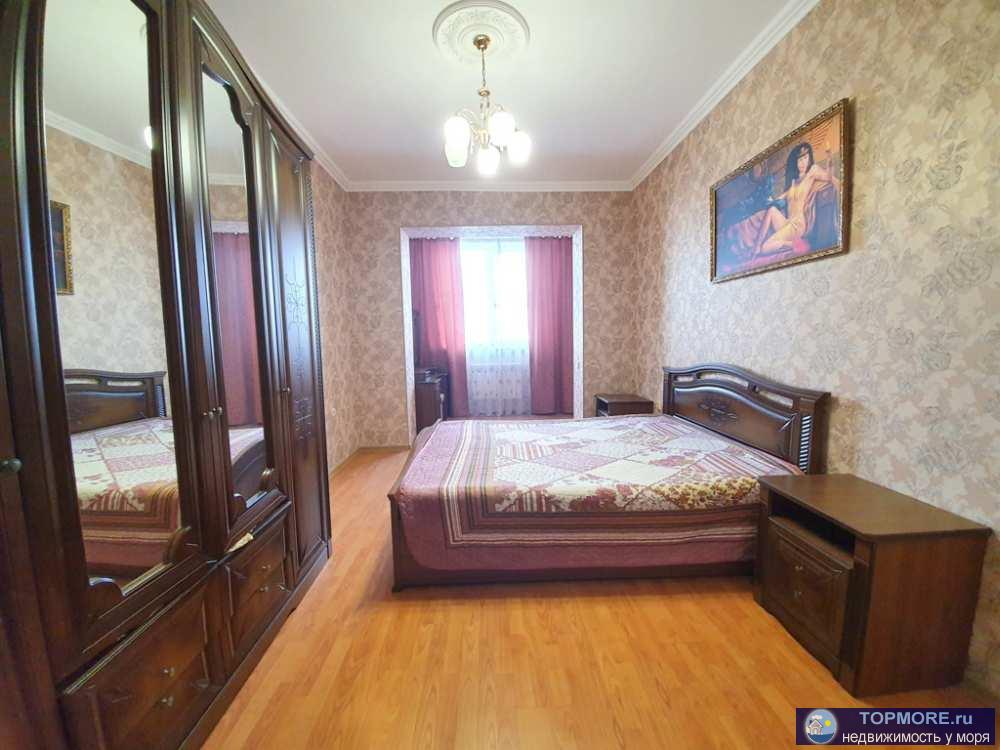 В самом центре города Анапы продаётся евро-трехкомнатная квартира площадью 70,3 кв.м.  Квартира с ремонтом, мебелью,... - 1