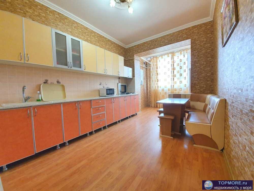 В самом центре города Анапы продаётся евро-трехкомнатная квартира площадью 70,3 кв.м.  Квартира с ремонтом, мебелью,... - 8