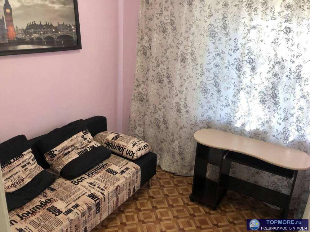 Продам уютную 2х.комнатную квартиру в п.Лазаревское на ул.Победы .В квартире расположен небольшой зал совмещенный с...