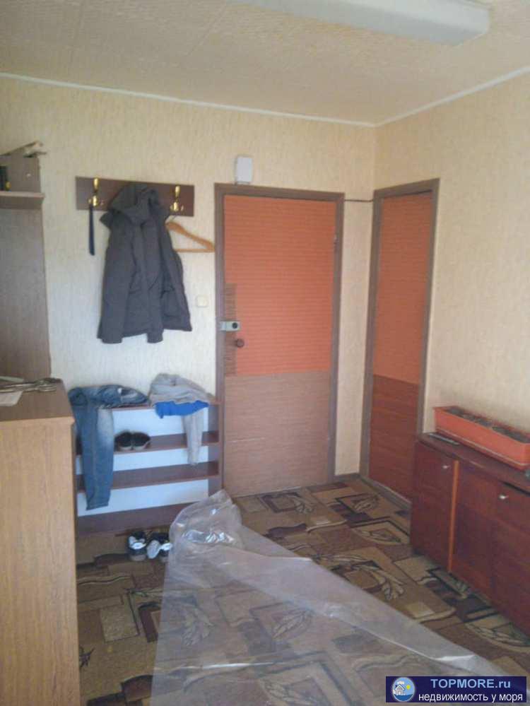 Продам 3 комнатную квартиру в Якорной щели . установлены новые окна и сделана косметика