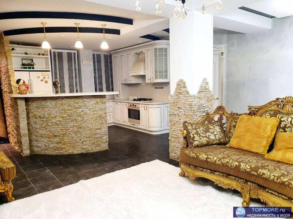 Изысканность, роскошь, немного помпезности-но прошу заметить, что в меру!Сливочно-бежевая, очень вместительная...