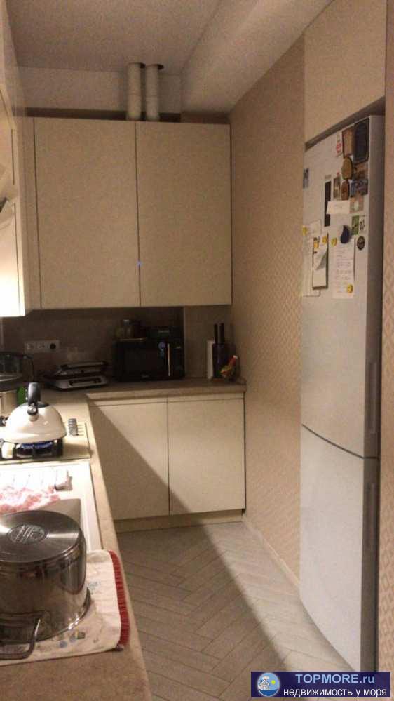 Уютная двухуровневая квартира в новом клубном доме у моря. Квартира выполнена в светлых тонах, с использованием...