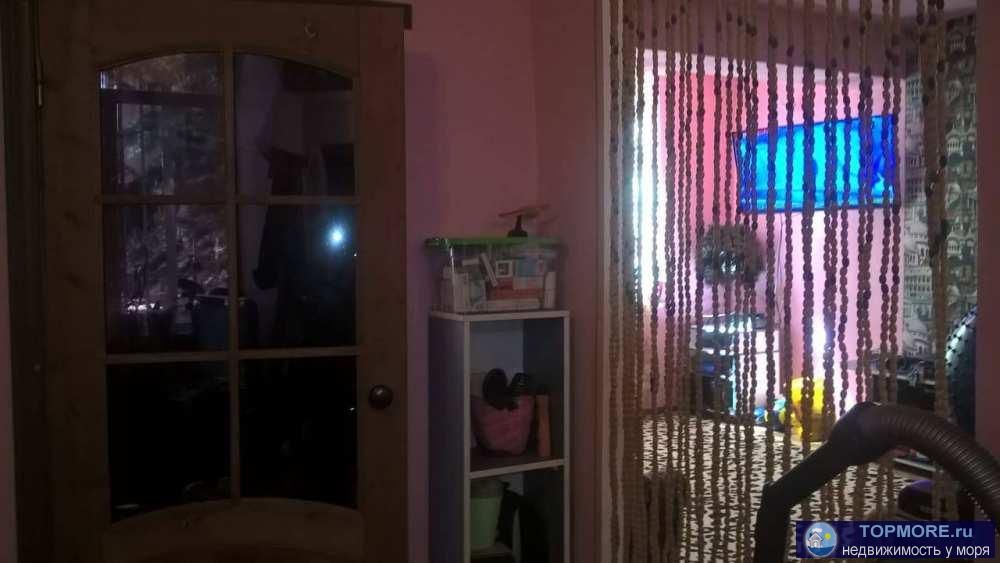 Полноценная 2-х комнатная квартира. Остановка, магазины - все рядом. Все документы в порядке. Готова к продаже.