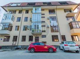 квартра просторная хорошей планировкой ,парковочным местом  плюс...