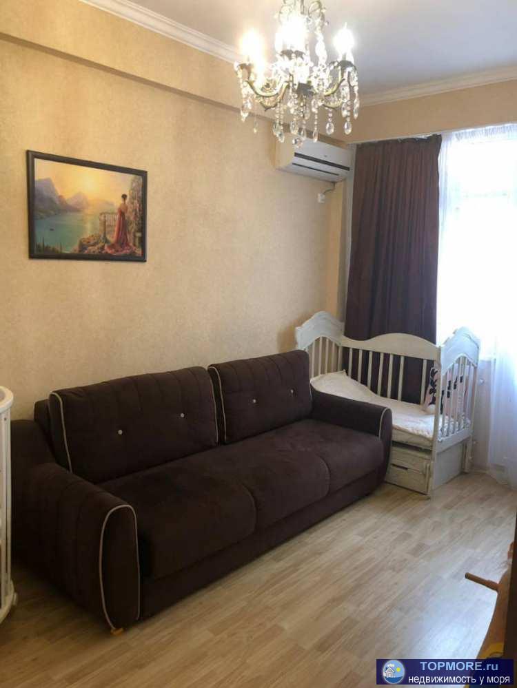 Полноценная однокомнатная уютная квартира, хороший ремонт, мебель, техника, балкон. Рядом рынок на Фабрициуса,... - 1