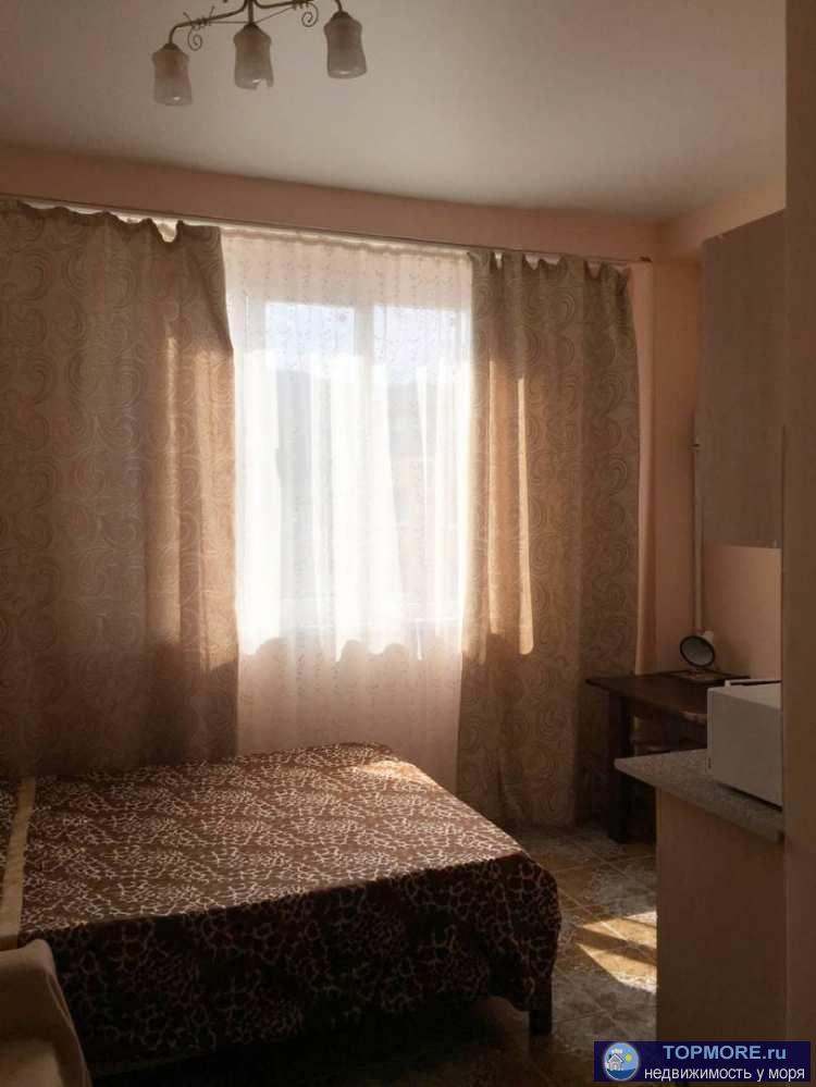 Очаровательная студия с ремонтом и мебелью ждет своего покупателя. Вся инфраструктура находится рядом. Остановка 200...