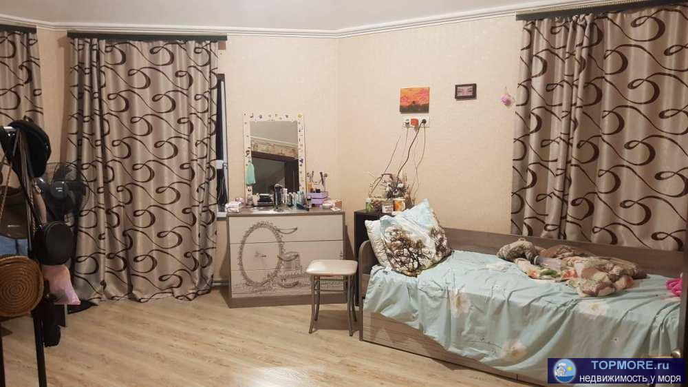 Продаю двухуровневую квартиру с ркмонтом на Макаренко. Есть чердак над квартирой 90 м2. Свое парковочное место - 1