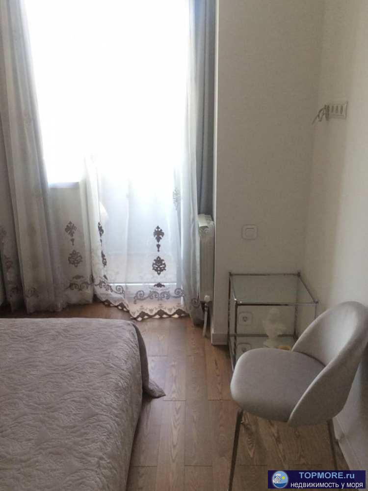 Продаётся видовая светлая 2-х.комнатная квартира рядом с морем в жк «оникс-14»  с дизайнерским ремонтом, мебелью и...