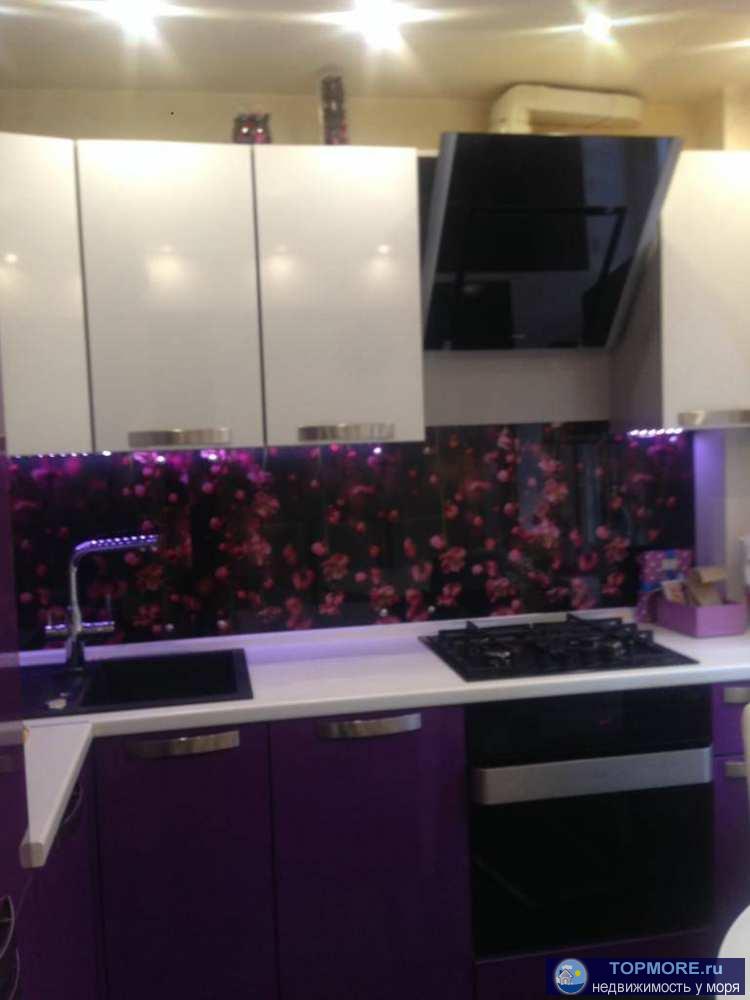 Продам двухкомнатную квартиру  в самом центре Сочи,кругом просто рай,повсюду зелень. До моря неторопливым шагом 10... - 1