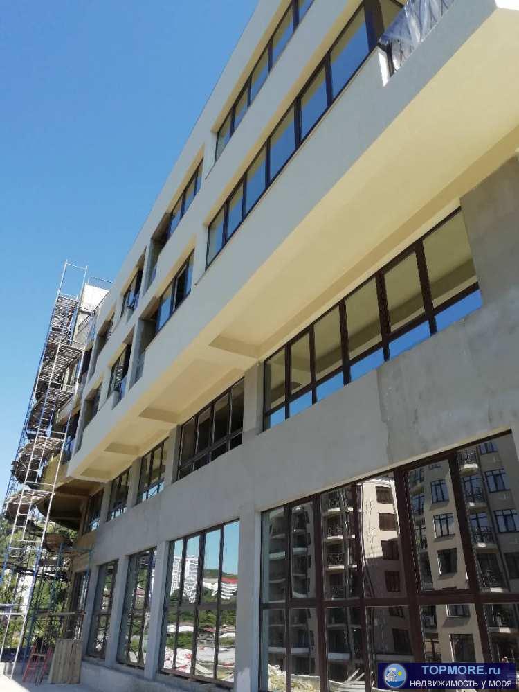 В продаже шикарная двухкомнатная квартира 81 м2 расположенная в клубном доме бизнес-класса.Большая площадь и...