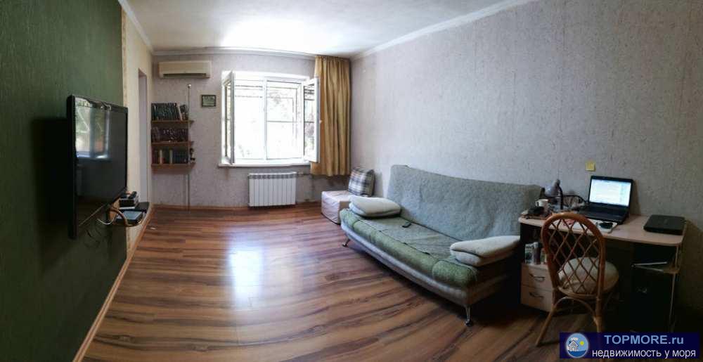 Продаю однокомнатную просторную квартиру с большой жилой лоджией в монолитном доме.Дом расположен в спальном... - 1