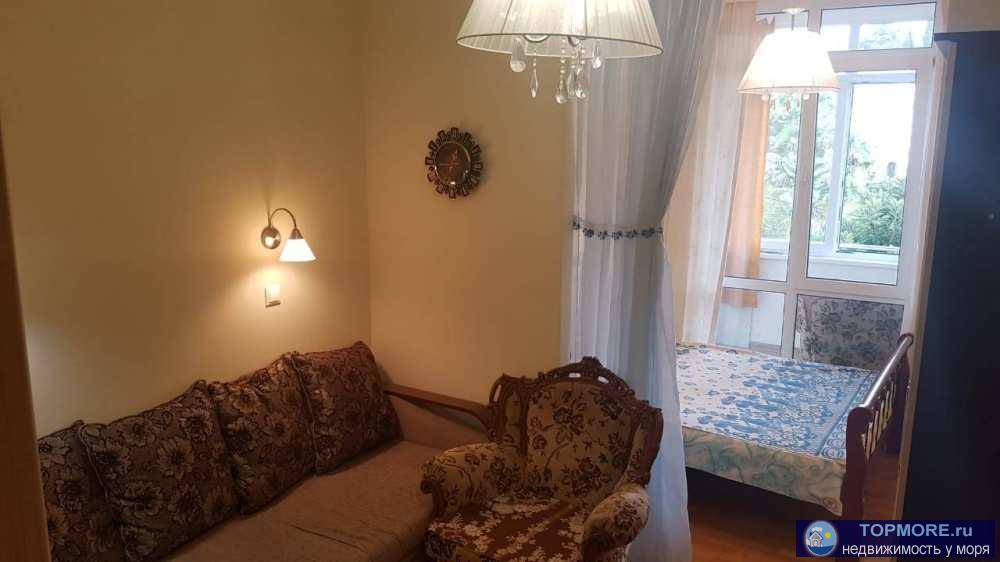 Продается комфортабельная квартира, площадью 54 м2, на 4 этаже 9этажного дома, находящегося в самом центре г. Сочи. В... - 2