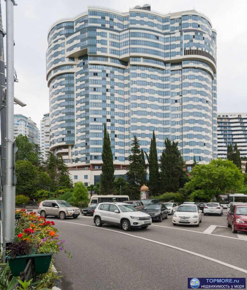 К продаже представлена просторная 4-комнатная квартира в центре Сочи. Расположена на среднем этаже в новом доме... - 2