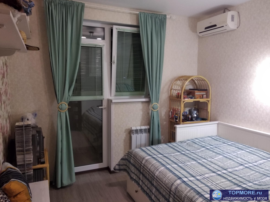 Продается полноценная 2 комнтаная квартира.Все коммуникации центральные.Шикарная остекленная лоджия.Полностью... - 2